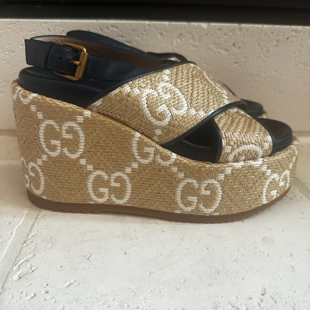 Gucci Women's Black and Tan Wedge Sandals